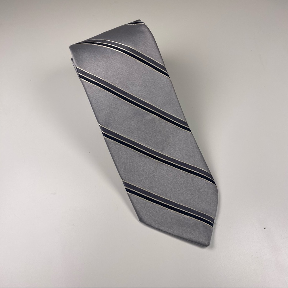Vintage Oscar De La Renta Designer‎ Men's Tie Classic Silver Stripe